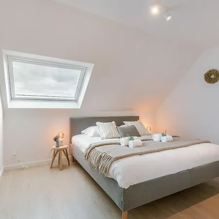 Huswell - With Sunny Garden For Up To 10 Guests * De Haan