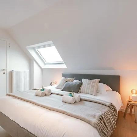 Huswell - With Sunny Garden For Up To 10 Guests *